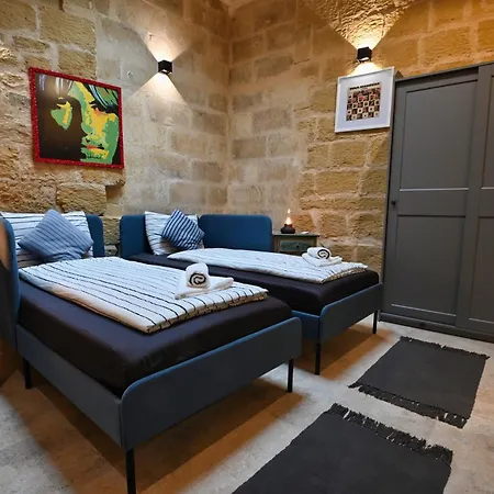 Luzzu X Casa Jorge Guest house